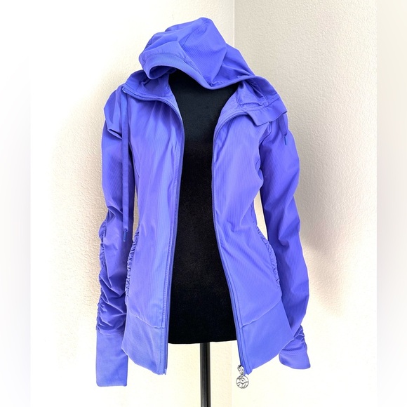 Lorna Jane Jackets & Blazers - Lorna Jane Jacket Purple Hoodie S Ruched Flattering Style Size S Active Wear